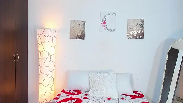 SarahCinnamon- online show from February 14, 2026, 9:22 pm