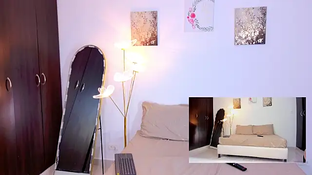 SarahCinnamon- online show from April 18, 2026, 1:15 pm