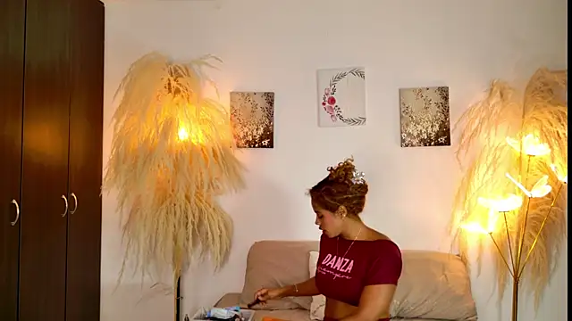 SarahCinnamon- online show from July 28, 2026, 2:46 pm