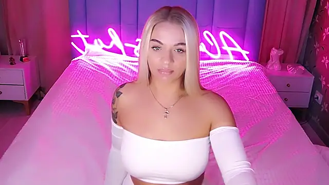 AllwaysHotJ online show from November 26, 2025, 2:12 am