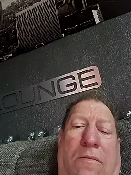 tomtom111111 online show from March 14, 2025, 2:08 pm