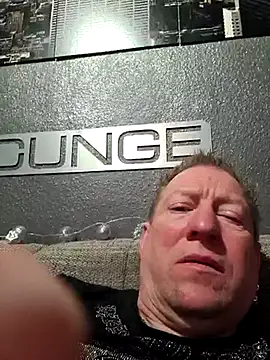 tomtom111111 online show from March 20, 2025, 11:45 pm