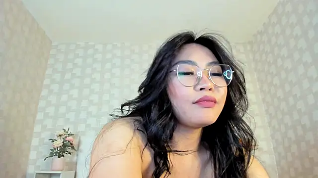 Snapshot of NatsumiHun chatting on February 7, 2025, 3:08 pm NatsumiHun online show from February 7, 2025, 3:08 pm