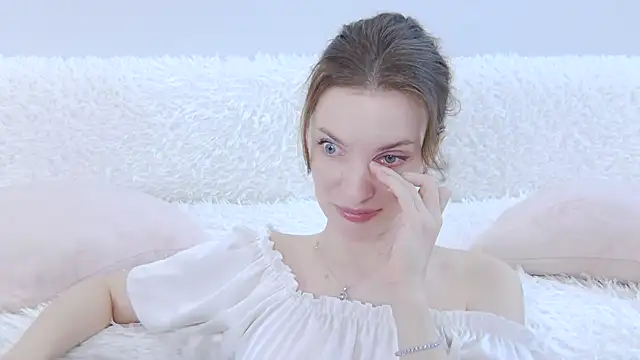 Beauty Alex online show from July 28, 2026, 2:18 am