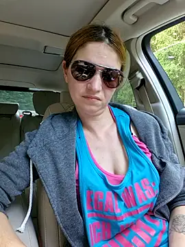 Snapshot of Geile-Luna chatting on June 3, 2026, 4:56 pm Geile-Luna online show from June 3, 2026, 4:56 pm