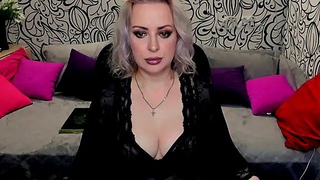 Hotdreamhere online show from December 30, 2024, 10:32 am