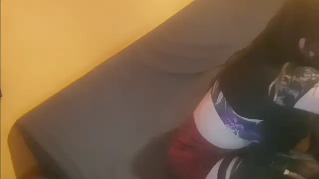 Snapshot of Lillisissi chatting on December 17, 2025, 10:05 pm Lillisissi online show from December 17, 2025, 10:05 pm