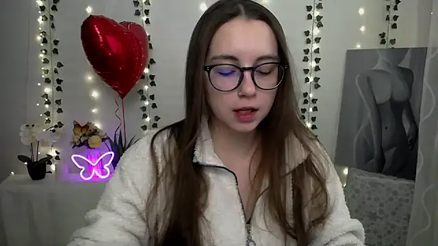 SweetPrincess  online show from February 13, 2025, 6:20 am