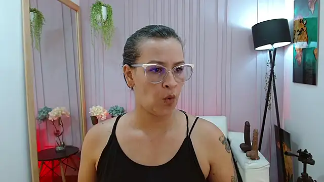 Britney taylor  online show from January 9, 2025, 9:58 pm