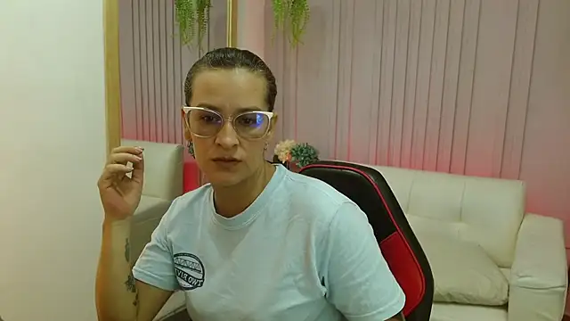 Britney taylor  online show from March 6, 2025, 7:21 pm