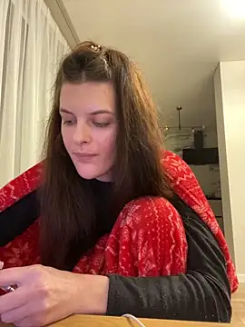 little belucci online show from December 16, 2024, 3:43 pm