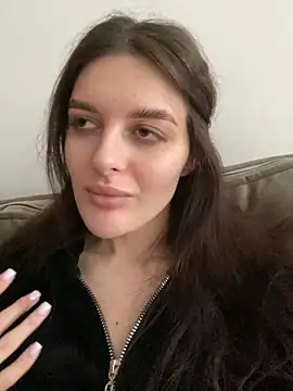 little belucci online show from February 14, 2025, 12:14 pm