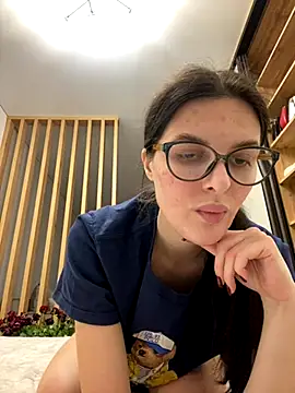 little belucci online show from October 22, 2025, 3:34 pm