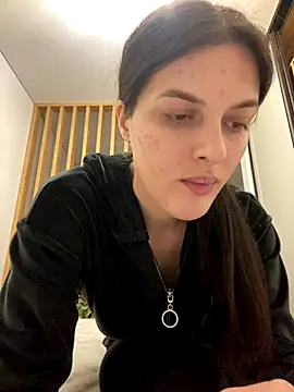 little belucci online show from October 24, 2025, 2:13 pm