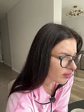 Snapshot of little_belucci chatting on June 15, 2026, 11:01 am little belucci online show from June 15, 2026, 11:01 am