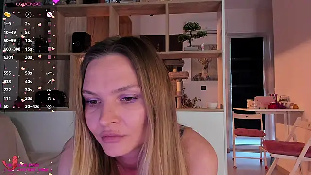 Snapshot of _alleyesonme_ chatting on March 21, 2025, 4:18 pm alleyesonme online show from March 21, 2025, 4:18 pm