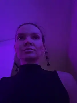 Snapshot of _alleyesonme_ chatting on October 25, 2025, 3:29 pm alleyesonme online show from October 25, 2025, 3:29 pm