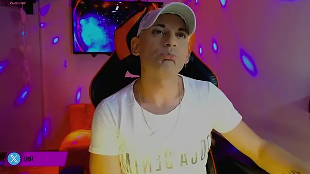 Snapshot of smangels chatting on March 13, 2025, 3:44 am smangels online show from March 13, 2025, 3:44 am