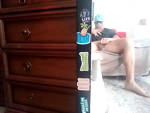 Snapshot of XLstrong chatting on July 28, 2026, 6:09 am XLstrong online show from July 28, 2026, 6:09 am