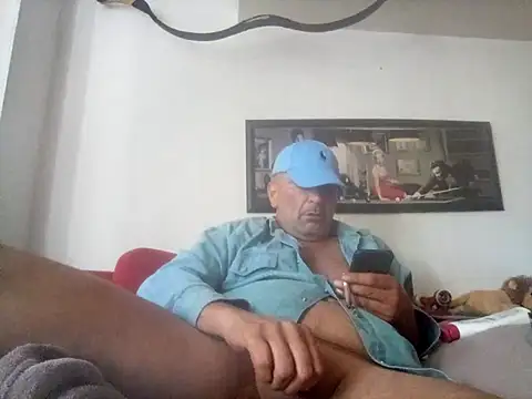 Snapshot of XLstrong chatting on July 29, 2026, 7:06 am XLstrong online show from July 29, 2026, 7:06 am