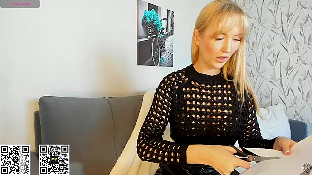 HotyPlays online show from September 14, 2025, 12:15 pm