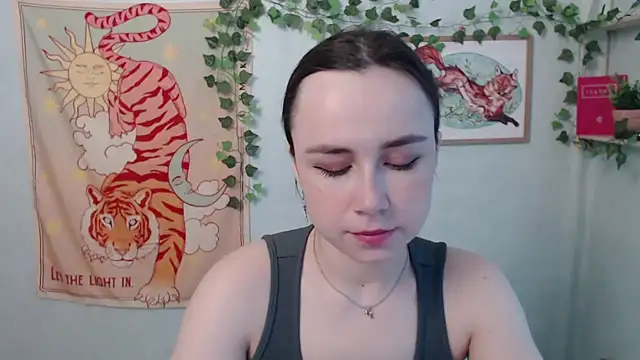 VeryVeryVeryShy  online show from May 26, 2026, 5:47 am