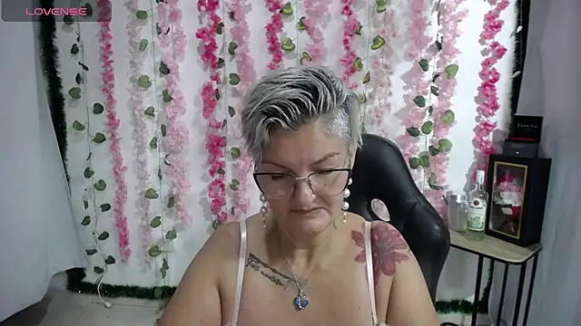 bety-cum2 online show from February 14, 2025, 9:24 am