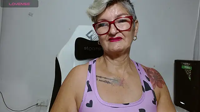 Snapshot of bety-cum2 chatting on June 13, 2026, 1:09 pm bety-cum2 online show from June 13, 2026, 1:09 pm
