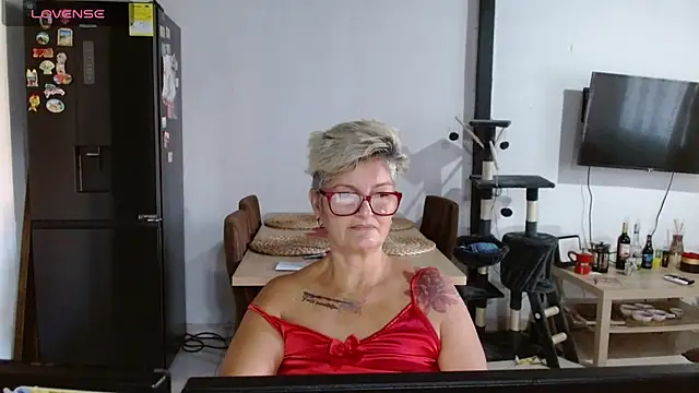Snapshot of bety-cum2 chatting on June 16, 2026, 11:57 am bety-cum2 online show from June 16, 2026, 11:57 am