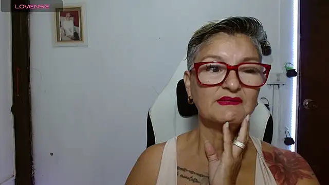 Snapshot of bety-cum2 chatting on June 17, 2026, 3:13 pm bety-cum2 online show from June 17, 2026, 3:13 pm