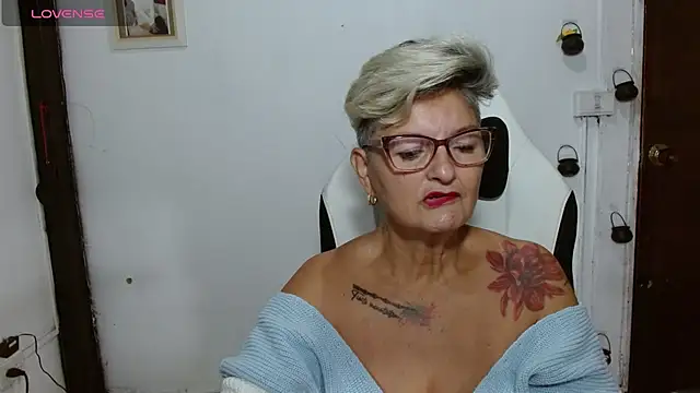 Snapshot of bety-cum2 chatting on June 21, 2026, 10:51 am bety-cum2 online show from June 21, 2026, 10:51 am