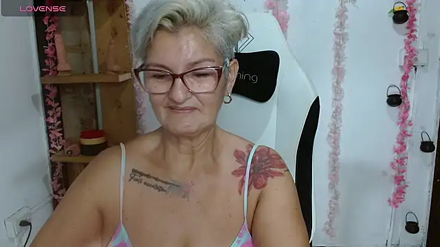 Snapshot of bety-cum2 chatting on July 22, 2026, 11:46 am bety-cum2 online show from July 22, 2026, 11:46 am