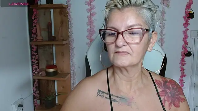 Snapshot of bety-cum2 chatting on July 26, 2026, 1:40 pm bety-cum2 online show from July 26, 2026, 1:40 pm