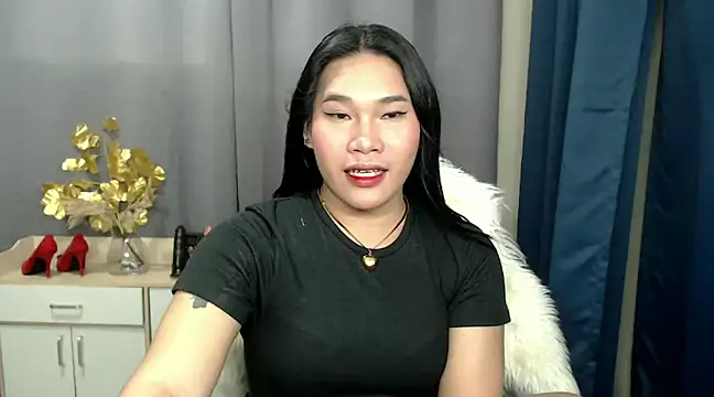 Snapshot of Ur_Fantastic_Lina chatting on December 24, 2024, 6:50 pm Ur Fantastic Lina online show from December 24, 2024, 6:50 pm