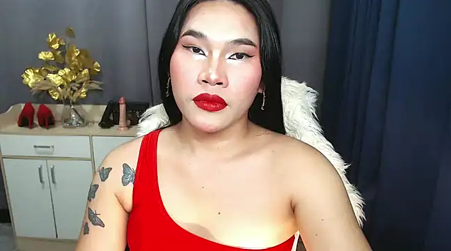 Snapshot of Ur_Fantastic_Lina chatting on January 14, 2025, 11:05 pm Ur Fantastic Lina online show from January 14, 2025, 11:05 pm