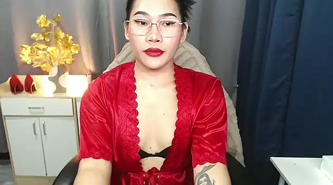 Snapshot of Ur_Fantastic_Lina chatting on February 1, 2025, 12:47 pm Ur Fantastic Lina online show from February 1, 2025, 12:47 pm