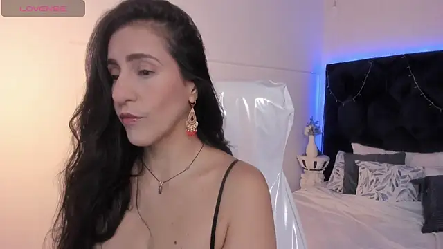 lauren fit online show from February 27, 2025, 3:05 pm