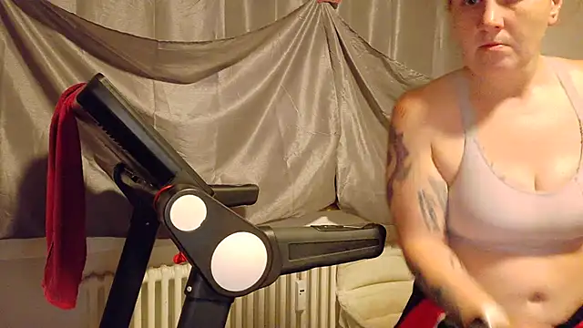 Snapshot of wetgerman_2 chatting on November 25, 2025, 5:46 pm wetgerman 2 online show from November 25, 2025, 5:46 pm