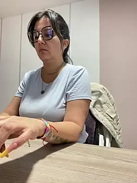 SWEETLILY18 online show from December 28, 2024, 11:09 am