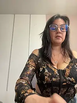 SWEETLILY18 online show from February 8, 2025, 2:27 pm