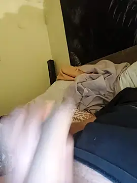 Snapshot of MWM49 chatting on October 24, 2025, 7:32 pm MWM49 online show from October 24, 2025, 7:32 pm