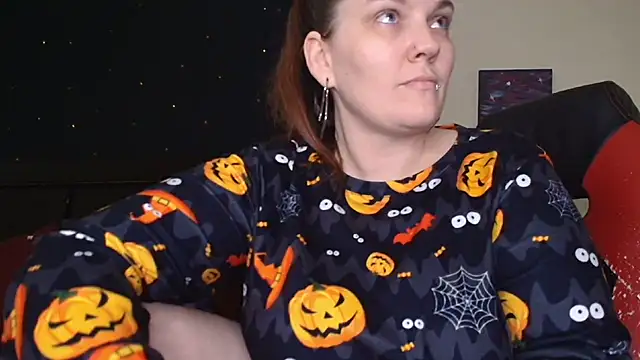 Snapshot of ToxicLilly chatting on October 16, 2025, 7:42 am ToxicLilly online show from October 16, 2025, 7:42 am