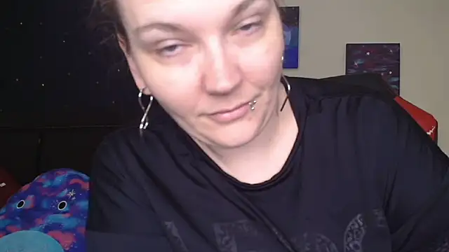 Snapshot of ToxicLilly chatting on November 2, 2025, 10:17 am ToxicLilly online show from November 2, 2025, 10:17 am