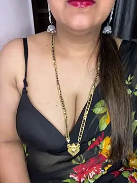 Snapshot of Zoya_Varma004 chatting on May 17, 2026, 11:17 am Zoya Varma004 online show from May 17, 2026, 11:17 am