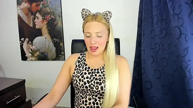 Martina smth online show from October 14, 2025, 11:16 pm