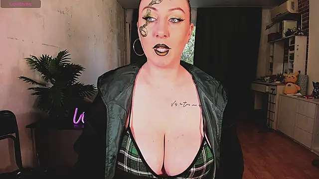 Mira Xo  online show from October 17, 2025, 10:51 am