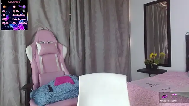 Keyla01  online show from March 3, 2026, 6:25 pm