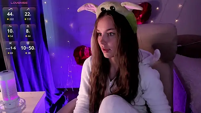 AliceOrlova online show from May 29, 2026, 2:37 pm