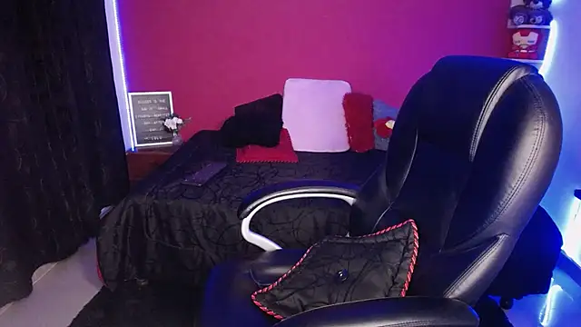 Snapshot of lulubigtitts1 chatting on December 14, 2024, 4:23 am lulubigtitts1 online show from December 14, 2024, 4:23 am