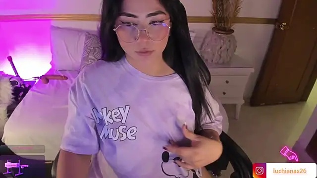 lucy26  online show from January 17, 2025, 8:24 am